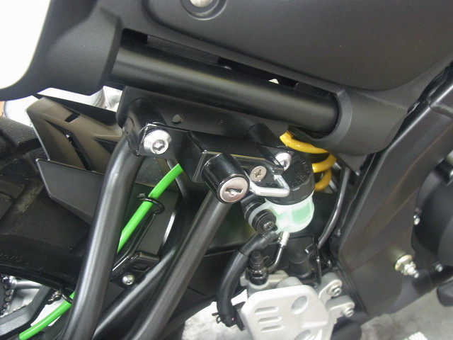 Xsr155専用 ヘルメットホルダー 忍緒 しのびのお 左右対応品 ２０１９年以降対応 Moto Cafe Faster Online Shop
