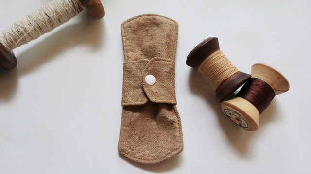 布ナプキン くるみ染め ライナー おりものシート シルク 絹 妊活 温活 冷え性 アトリエまうあ