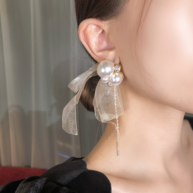 パールリボンピアス Tressaillir