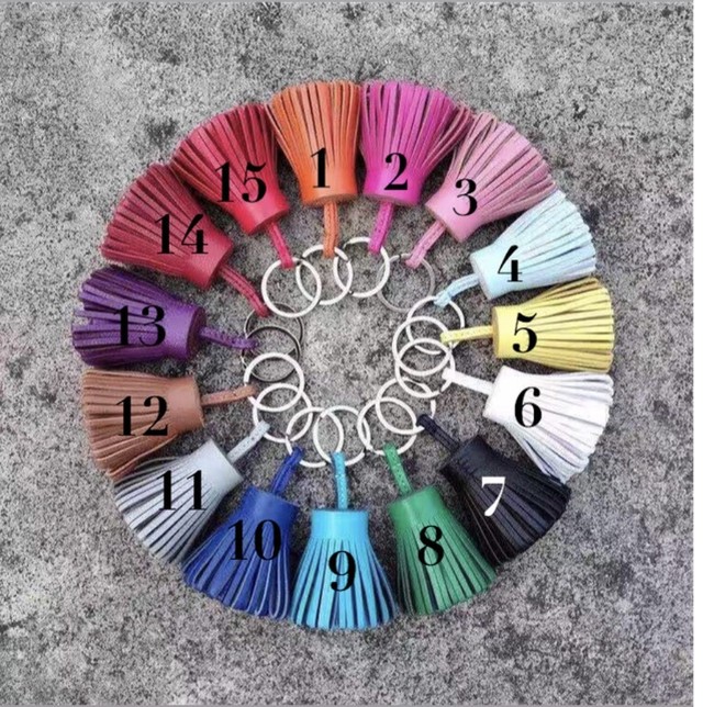 レザータッセルチャーム Rnyroom