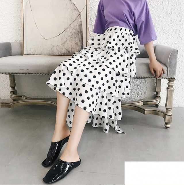 春コーデ 水玉模様 ドット イレヘム スカート 白 プチプラ トレンド デート 女子会 パーティー ゆるふわ おしゃれ コーデ 18 2954 Whitia 白い服の専門店 ホワイティア