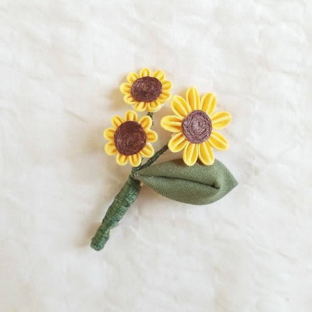 つまみ細工 ひまわりの花束ブローチ フラワー 誕生日 記念日 プレゼント 入学式 卒業式 結婚式 パーティー パール ヒマワリ 向日葵 フラワー 誕生日 記念日 プレゼント 入学式 卒業式 結婚式 パーティー ヒマワリ 向日葵 つまみ細工のお店 花色小町 お花の