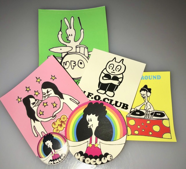Cd ディー エンゲル デス ヘルン クラウス ディンガー ライヴ ヒッピー パンクス U F O Clubオリジナル缶バッジ１個 ステッカー５種 Captain Trip Records X U F O Clubコラボセット 東高円寺 U F O Club Tokyo Webshop