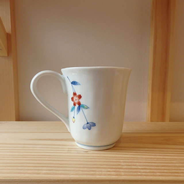 伊万里焼 青山窯 しだれ桜 色絵 小 Mugpop 伊万里焼 青山窯 しだれ桜 色絵 小 Mugpop