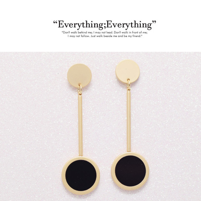 ブラックゴールド配色ゆらゆらサークルモチーフピアス Everything Everything