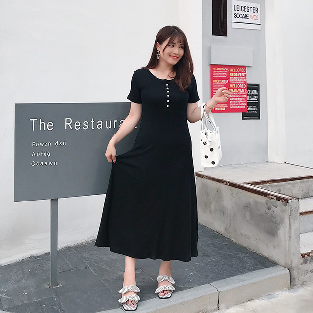 シンプル ブラック ワンピース モノトーン フロントボタン きちんと ワンピ すっきり ロング丈 ボートネック Iライン ワンピ 大きいサイズ 体型カバー ゆったり 袖あり 半袖 英国風 お嬢様 大人可愛い ガーリー カジュアル かわいい きれいめ 綺麗め クラシック 上品 清楚