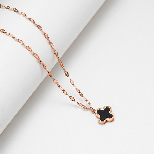 Dogo 選べるチェーン 四つ葉のクローバー 白黒リバーシブル ネックレス レディース ピンクゴールド 金属アレルギー対応 チタン ペンダント パーティー ジュエリー Dct Teto テト ハワイアンジュエリー シルバー ステンレスアクセサリーなど