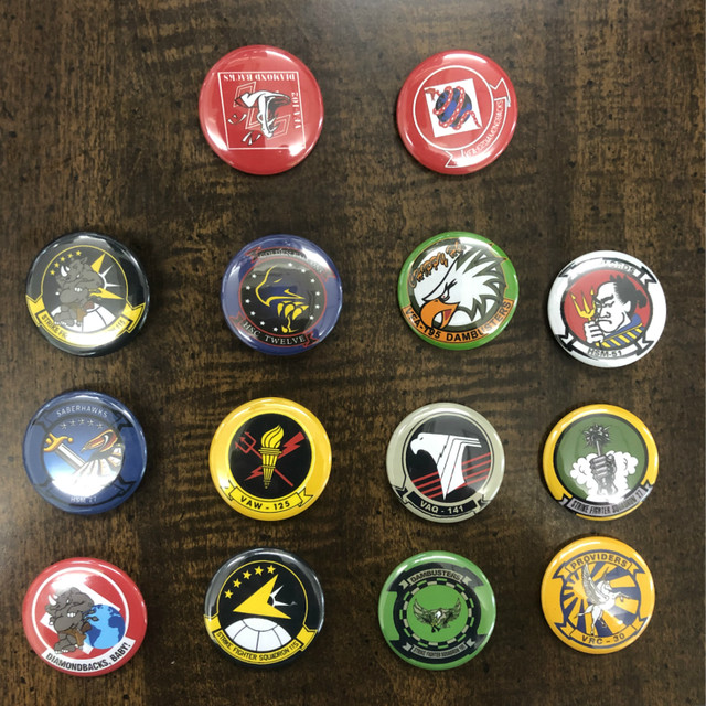 米軍グッズ 缶バッジ コレクション アメリカ 海軍 Navy Hsc 12 Goldenfalcons San Kichi