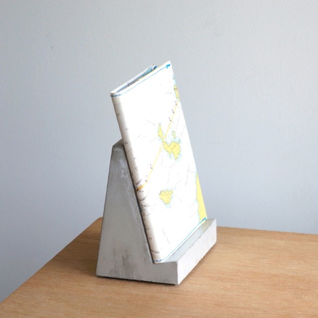 セメントブックスタンド 3 Pokune