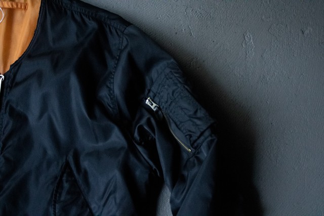 Ma 1 ノーカラーのボンバージャケット Alpha Industries Unk アンク 東京新宿の古着 ヴィンテージ家具のセレクトショップ