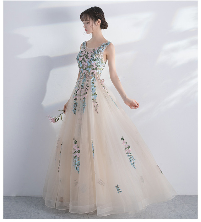 カラードレス シャンパン色 ソフトチュール 花柄のモチーフ刺繍が美しくタンクトップシアーな美しさ ロングロングドレス Ynswedding23
