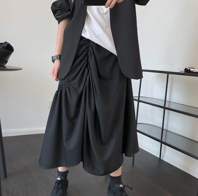 送料無料 夏の新しい暗い風のデザインの不規則なプリーツスカートハイウエストは薄く 多用途のミドル丈aラインスカート女性 Alibaba ハイウェスト サマー 夏物 レディース 韓国ファッション レディースコーデ プチプラ Ootd今日の服 セレクトショップ 海外輸入