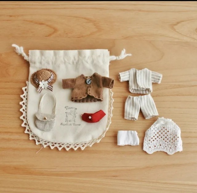 女の子布えほんのお着替えセット 受注制作 布おもちゃと絵本製作所 Nonna