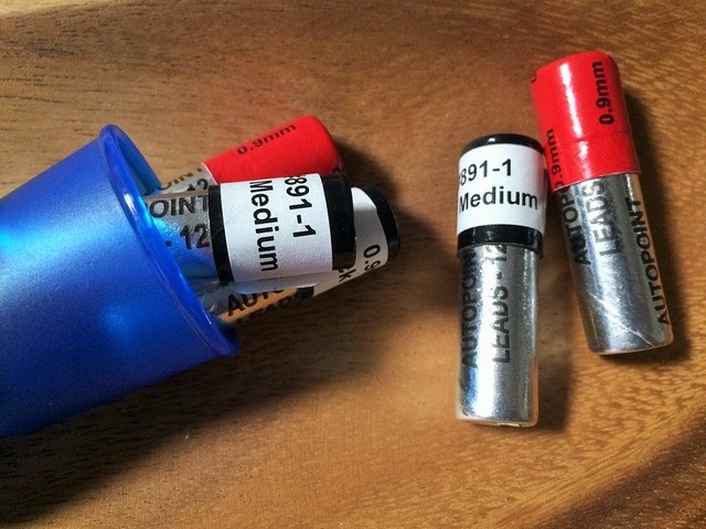 【 入荷分限定 】AUTOPOINT 専用替芯0,9mm 黒 / 赤