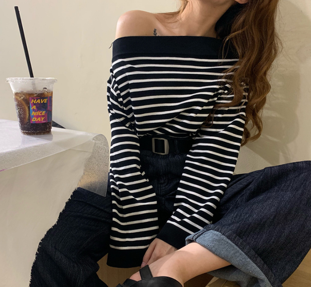 肌魅せでセクシー オフショルダー ボーダー トップス トップス レディース オフショルダー ボーダー ロンt 長袖 カットソー セクシー カジュアル プルオーバー ボートネック 大人可愛い モノトーン 韓国ファッション 春 秋 10代 代 30代 送料無料 韓国レディース
