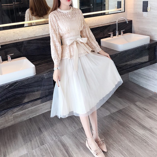 送料無料 レース と ウエスト リボン が 上品 な ドレス ワンピース 結婚式 や 二次会 の お呼ばれ コーデ に ツーピース セパレート で 着回し 清楚 なハイウエスト 膝丈 の Aライン デザイン