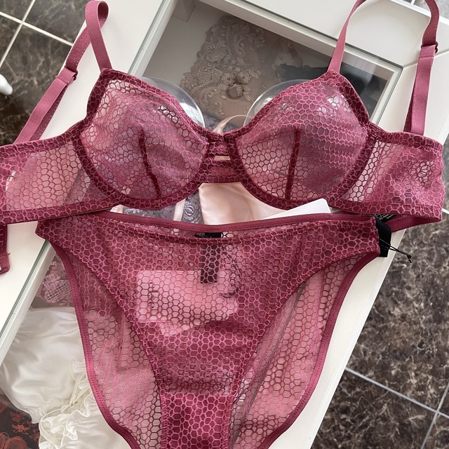 ブラ &ショーツ 32B 34B xs.s エルス ポーランド
