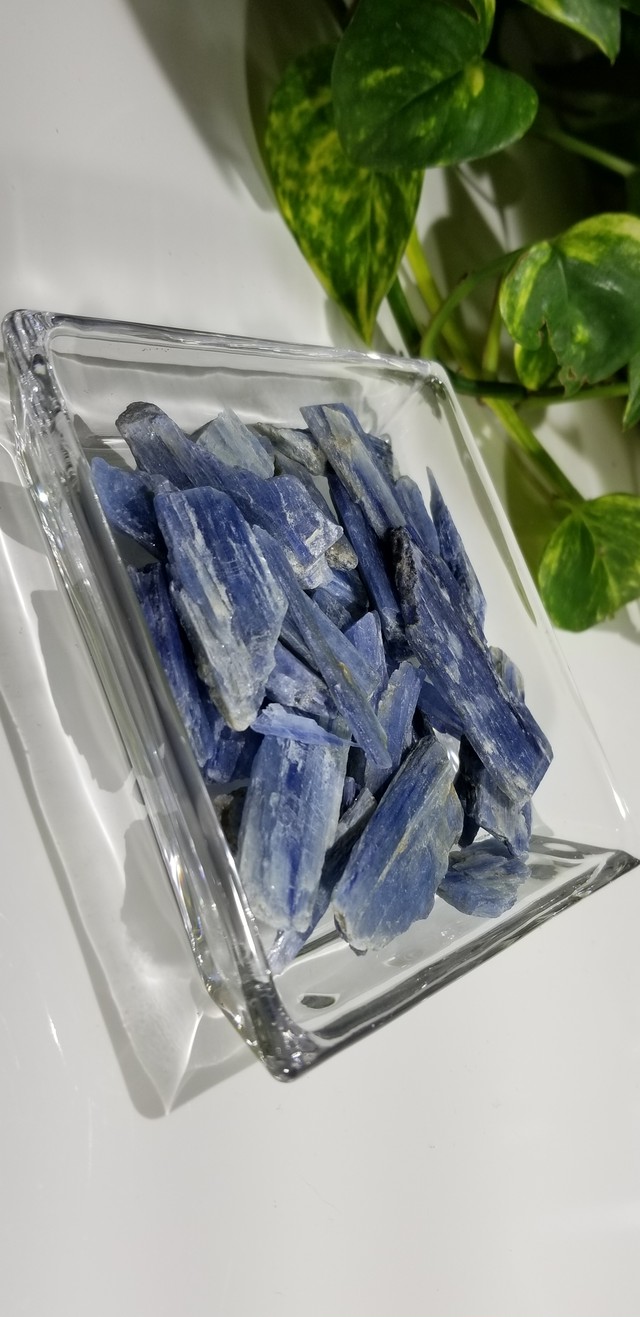 カイヤナイトさざれ ラフ結晶type 天然石屋 Ginbou