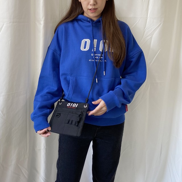 Oioi Korea 5252 By Oioi Square Mini Cross Bag Wn351 韓国ファッション シンプル ナチュラル トレンド Wiing 韓国ブランド ストリート ナチュラル ユニセックス トレンド 通販