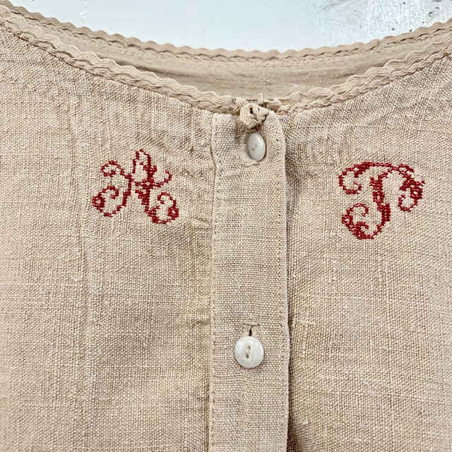 ヨーロッパ古着 France製 Antique 後染め リネンスモック ワンピース イニシャル刺繍 ダスティピンク Chupa