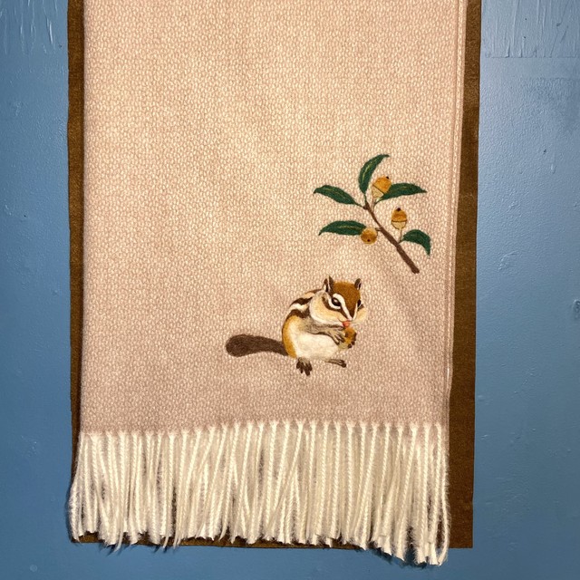 【水仙舎】羊毛刺繍マフラー「リス」①
