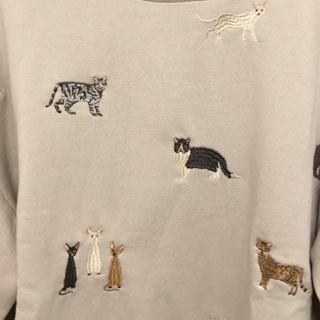 ネコ刺繍スウェット Freegia