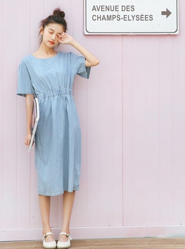 バックオープンでセクシーに背中見せ半袖デニムワンピース Quatre 103