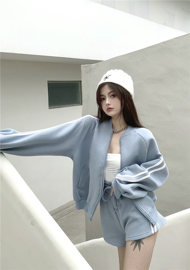 スポーティー セクシー パーカー ショーパン セットアップ Loner Select 韓国ファッション 海外ファッション セクシーコーデ ギャル服