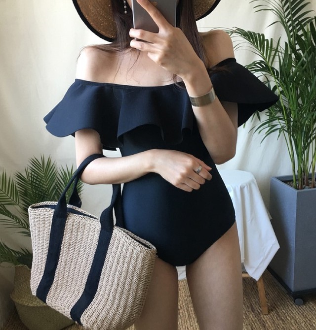 送料無料 ２色 水着 ワンピース フリル オフショルダー ２way 紐ストラップ 肩 ストラップシンプル 無地 ビーチ 海 リゾート 夏 Relaxy