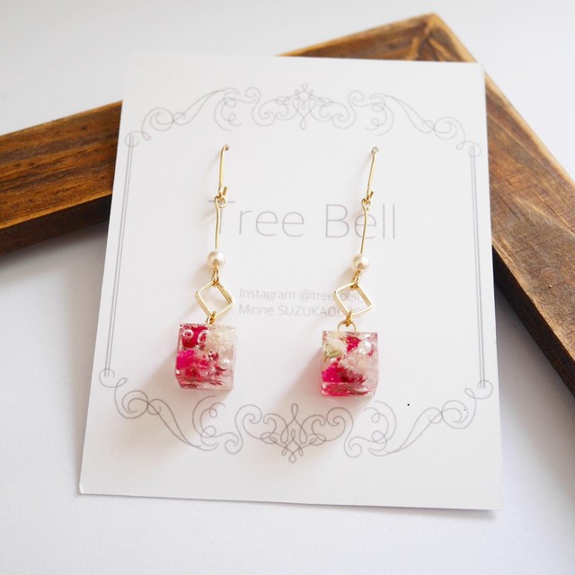 かすみ草キューブピアス イヤリング Treebell