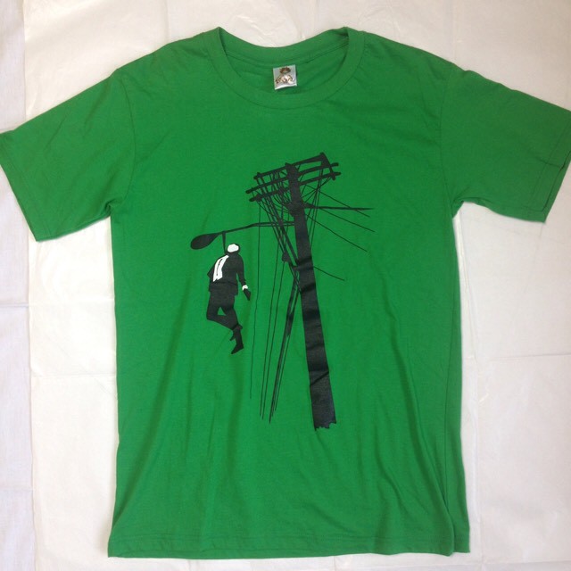 ネクタイで首を吊った男 Tシャツ Allioli