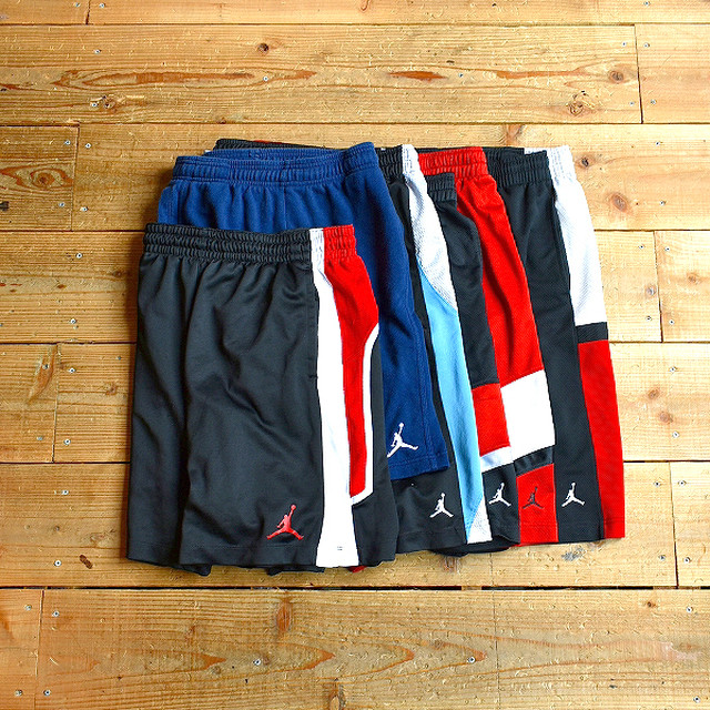 1点物 ジョーダンjordanショーツ黒赤ショートパンツ古着メンズxlレディースokアメカジ90sストリートスポーツ ハーフパンツ バスパン 古着屋カチカチ 東京都北区 Jr王子駅前で実店舗展開中 通販もok Tokyo Japan