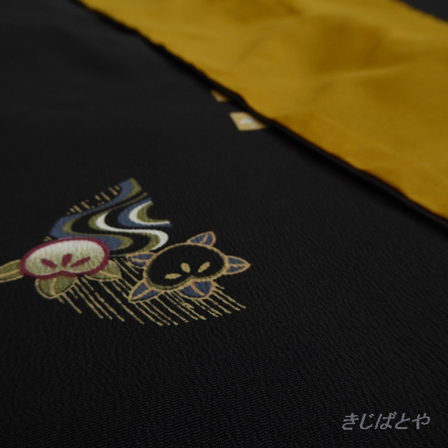 洗える着物 黒地に橘とうさぎの小紋 袷 きじばとや