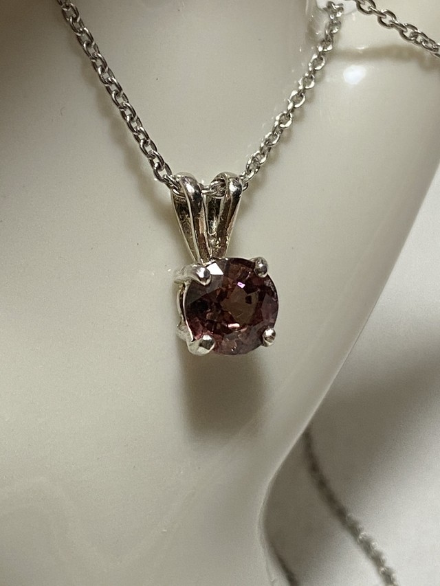 ちょっと訳あり ピンクジルコン ダークピンク 天然石 のシンプルネックレス Jewelry Albireo