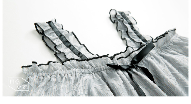 透け感シフォン素材 肩帯付き シースルートップス シャギー柄 モノトーン Na Na Iro