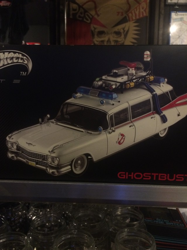ホットウィール ゴーストバスターズ Ecto 1 People Equal Shit ホットウィール ゴーストバスターズ Ecto 1 People Equal Shit