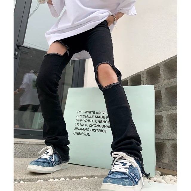 knee damage wide pants