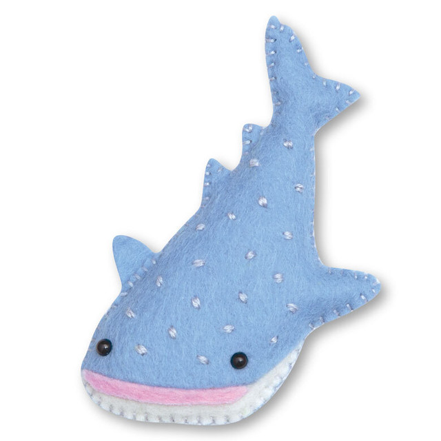 型抜き済フェルトで作るジンベエザメのマスコット手作りキット ストラップ ぬいぐるみ 自由研究 変わった生き物 鮫 サメ 幸せデリバリー リングピローなどの結婚式アイテム 手芸用品の通販