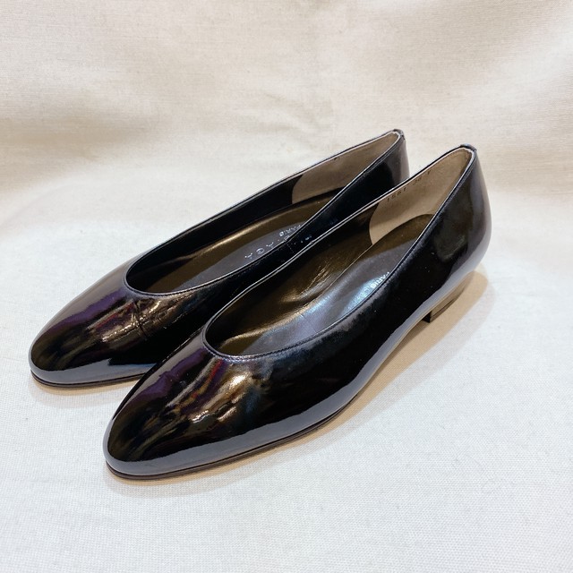 バレンシアガ シューズ 黒色 エナメル フラットシューズ Balenciaga Uta