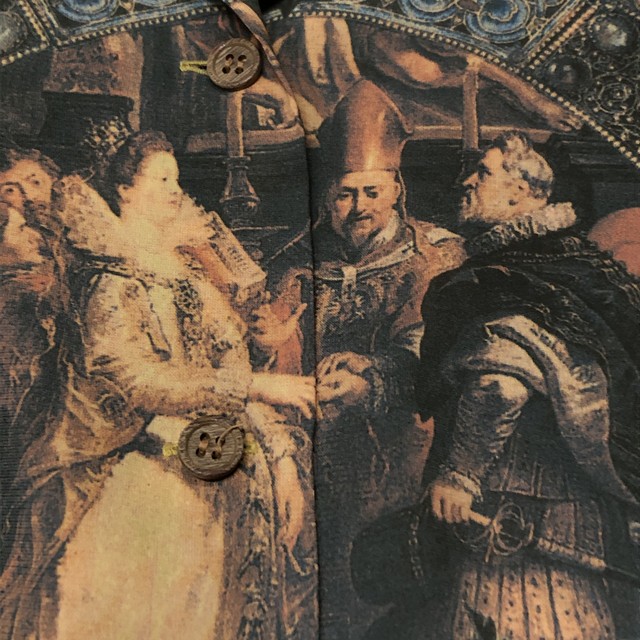 Giggle ルーベンス 代理人によるマリー ド メディシスとアンリ4世の結婚式 絵画柄 ポリエステル 半袖 ブラウス シャツ 都町の古着屋 Charkha Bazaar チャルカバザール