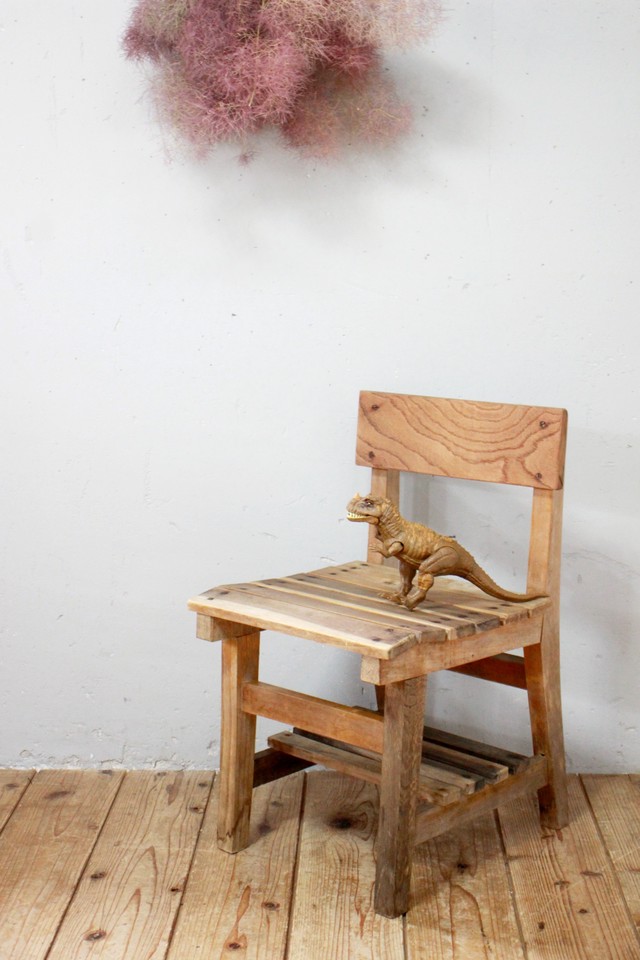 No 115 古い木製椅子 こども椅子 小学校椅子 アンティーク家具 古道具 ナチュラルインテリア Antiquekosumo