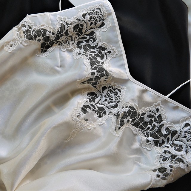 コエミ Coemi ポーランド インポートランジェリー 輸入ランジェリー ポリエステルサテン レース セクシー 可愛い リラックス スリップナイティドレス ｃｍ1401 サイズ ｓサイズ カラー アイボリー 円 Ninehalf