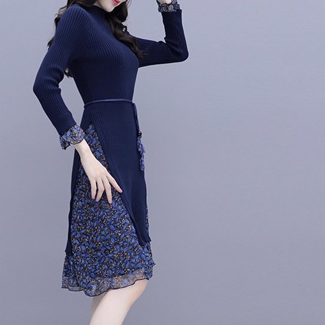 ニットワンピース クルーネック 春ワンピース 春 ミドル丈 膝丈ワンピース ウエストマーク レイヤード 花柄 長袖 紺 卒業式 入学式 参観日 ニット スリット 袖フリル 上品 Rx0967 Raxia ラクシア