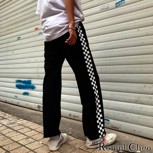 Romelcheo サイド チェッカーフラッグ パンツ メンズ レディース 市松模様 モノトーン 白黒 原宿系 ストリート系 韓国 オルチャン チェック柄 ワイドパンツ ゆったり カジュアル ファッション レトロ ロメルチェオ Romelcheo