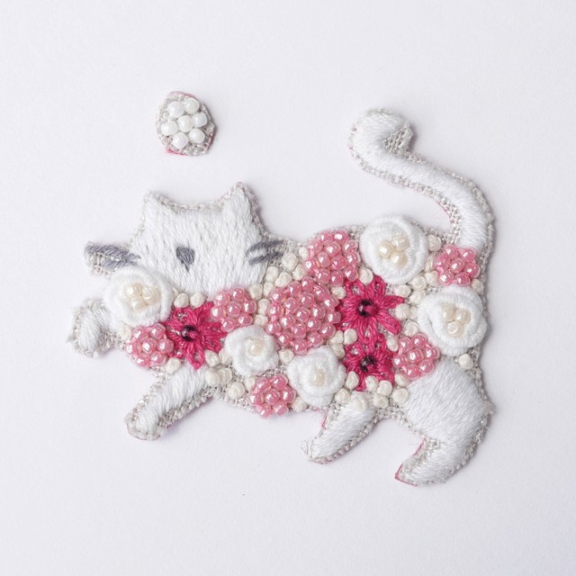 手刺繍シール ししゅール 花ダルマ Bk 刺繍ステッカー スマホ 花刺繍 ワッペン F I T O フィト