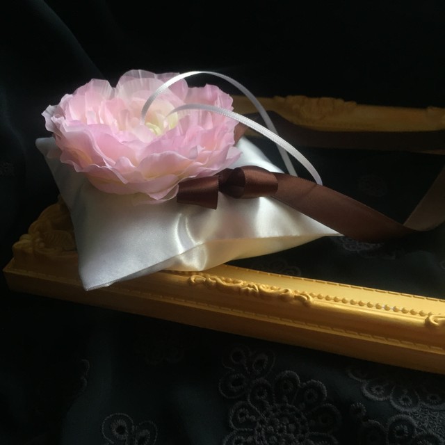 リングピロー チョコレートブラウンのリボンとお花 結婚式 ウェディング 送料無料ピンク Wedding Momo Noha