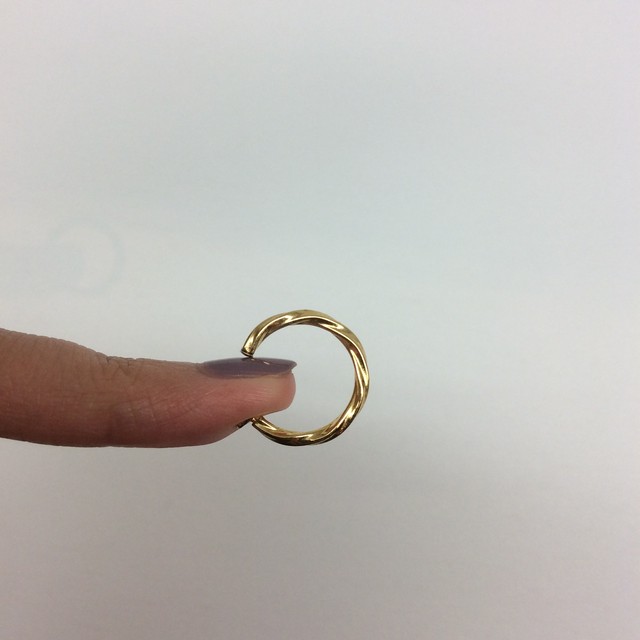 Original 輪っかイヤリング Lucy Lue