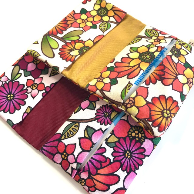 ティッシュケース 花柄デザイン 石垣島の花たち 赤 Gruppo 石垣島 気仙沼