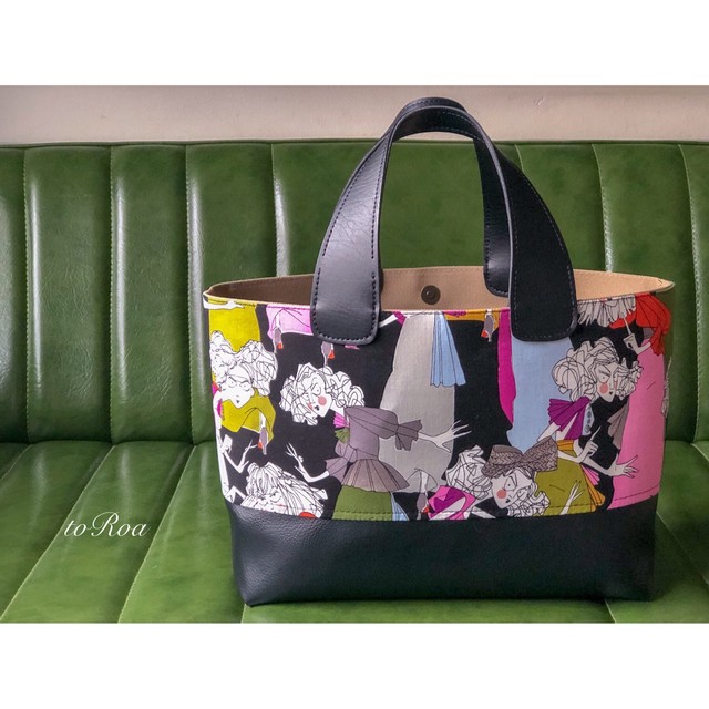 個性的な女の人のトートバッグ Toroa