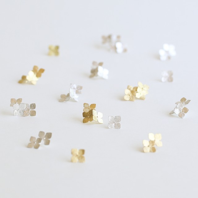 紫陽花 シングル ピアス 3s Hydrangeas Pierced Earring 3s プフッツェ